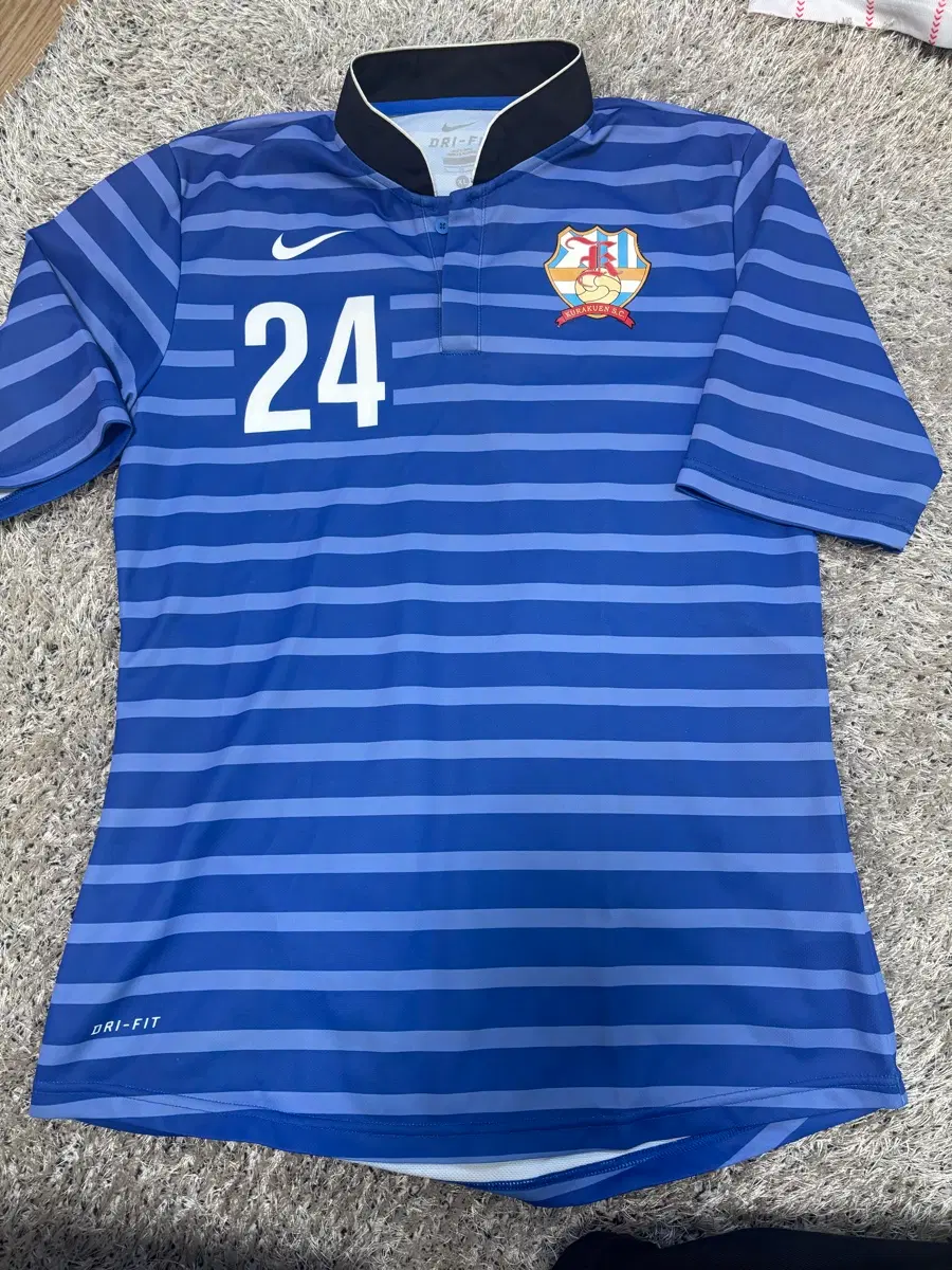 일본판 나이키 쿠라쿠엔 축구팀 유니폼 사이즈 95