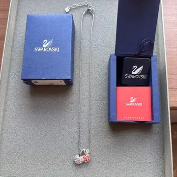 SWAROVSKI 스와로브스키 체리 목걸이