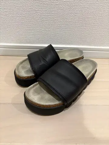 Hender Scheme caterpillar 캐타필러 사이즈 4