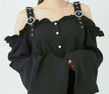 제이미 Ank 오프숄더 와이드 슬리브 TOPS 블랙