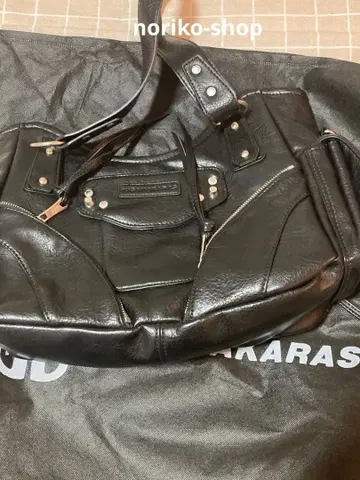 IUGAMAKARAS 블랙 가죽 숄더백