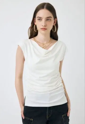 MOUSSY COWL NECK 슬리브리스 상의