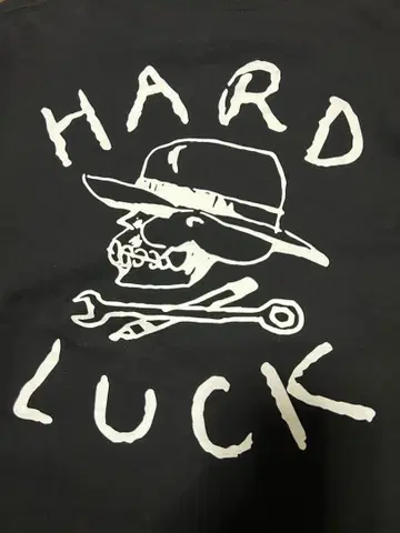 Hard Luck 햇 스컬 프린트 T셔츠 블랙