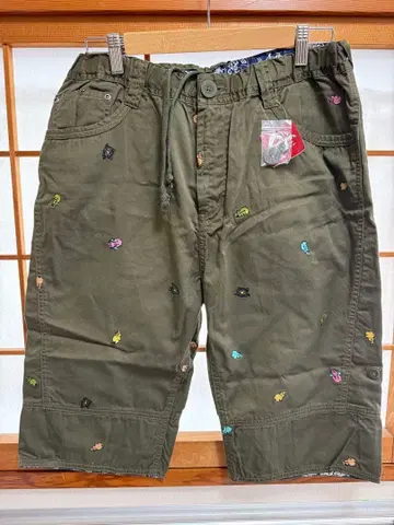 새상품 드럭 스토어즈 카키 총 자수 숏팬츠 카키 F