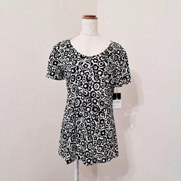 택 포함 미사용 Vernice Fresca (M) 반팔 고급 니트 꽃무늬 모노크롬