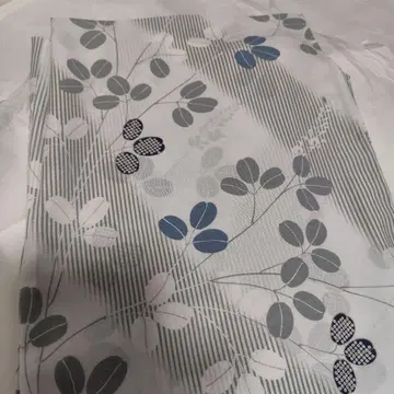 나데마츠오 유카타 단품 화이트 베이스 잎 패턴