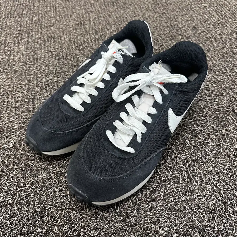 NIKE 나이키 에어 테일윈드 79 여성 운동화 블랙 235