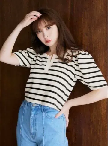 Herlipto 보더 스트라이프 미니 기장 반팔 니트탑