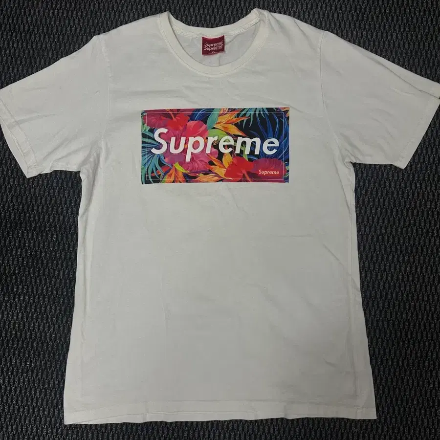 Supreme 반팔