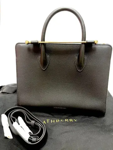 STRATHBERRY Midi Tote black