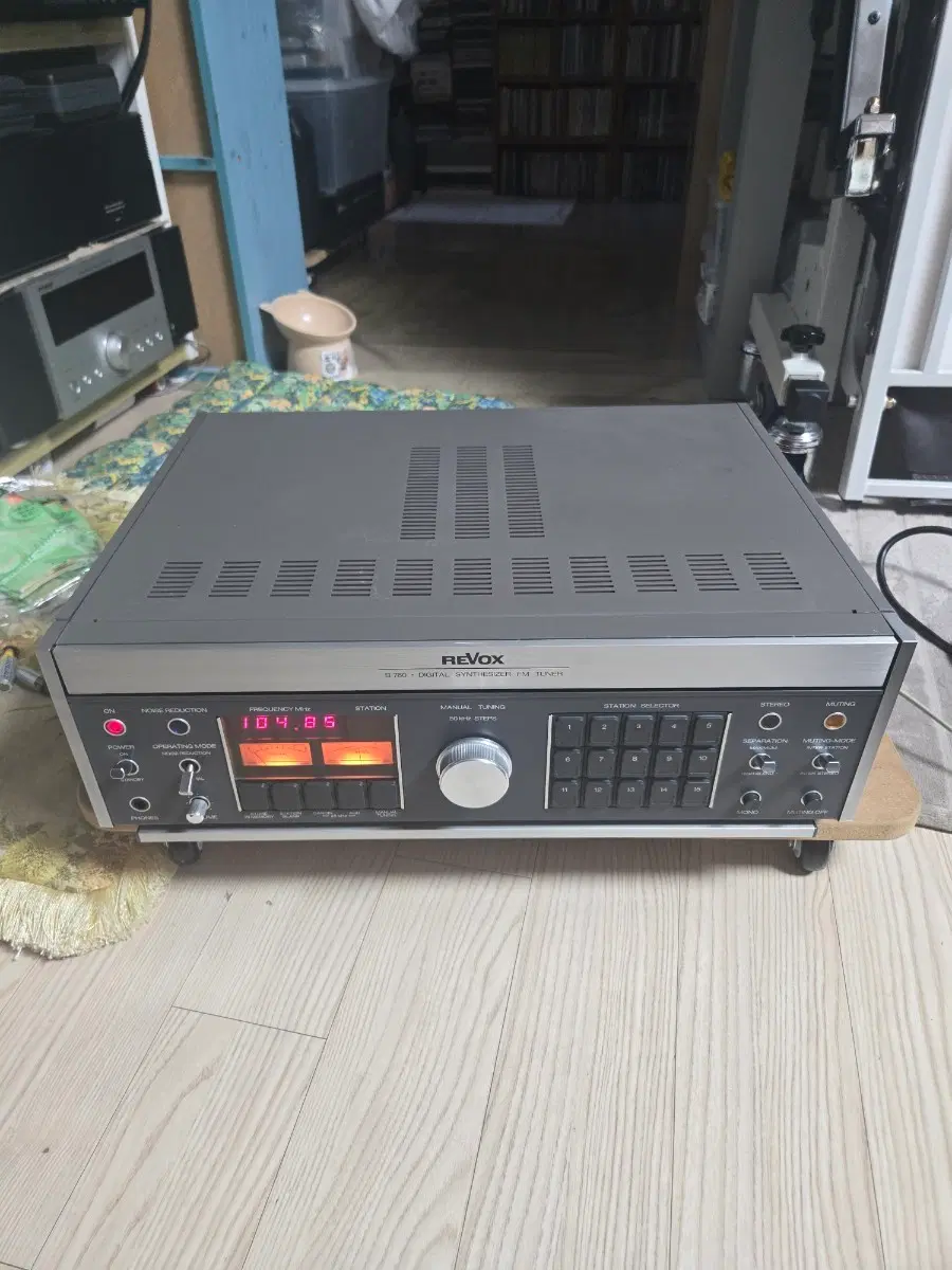 REVOX S-760 디지털 튜너