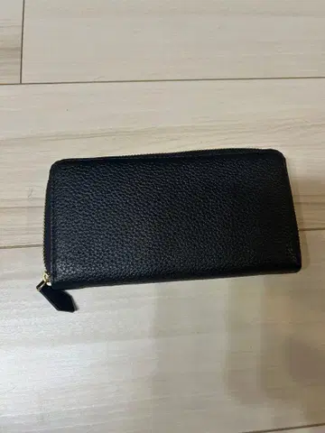 블랙 라운드 지퍼 장지갑 Hush Tug