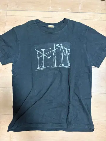 APC 00's archive tee