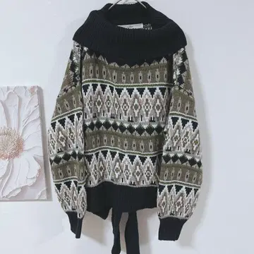 novem 기하학 패턴 니트 스웨터 보틀넥 백리본 블랙 화려 F