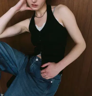 HANNE 네이비 홀터넥 버튼 탱크탑