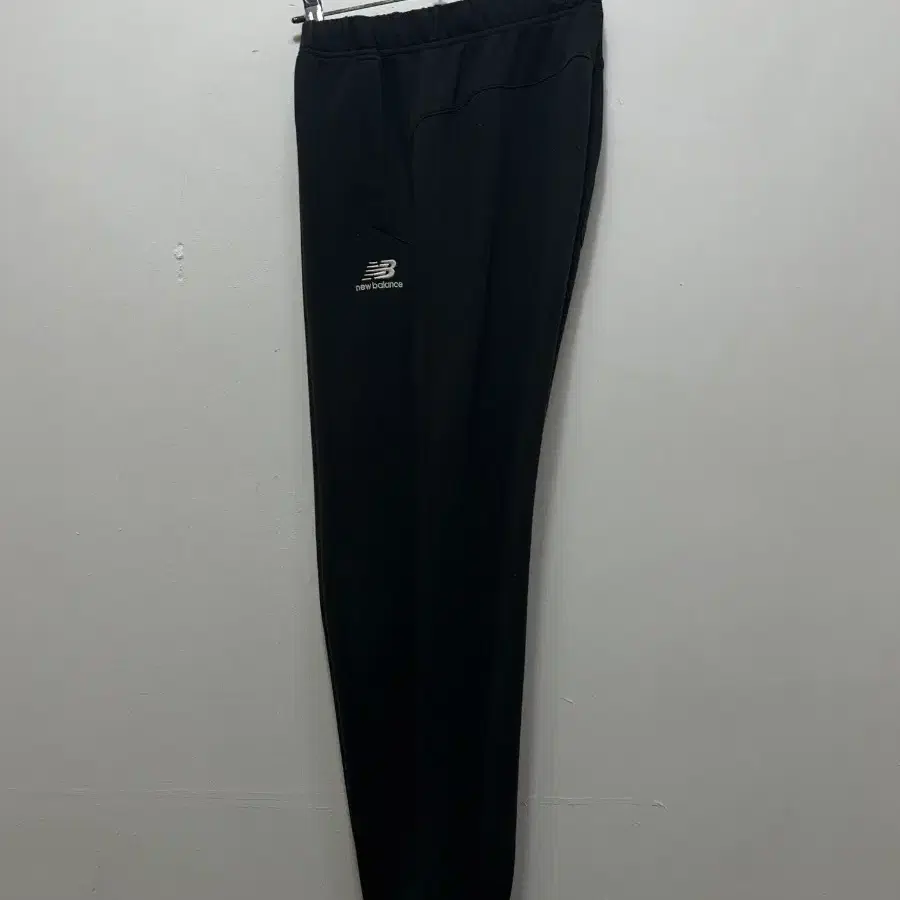 뉴발란스 블랙 트레이닝 바지 M