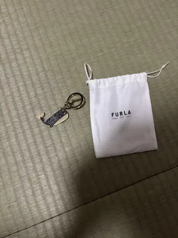 FURLA 고래 키링 참