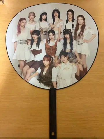 미아이 부채 집합 ME:I 라포스타
