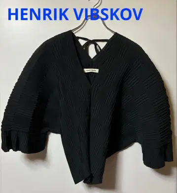 HENRIK VIBSKOV 플리츠 반팔 상의 블랙 S