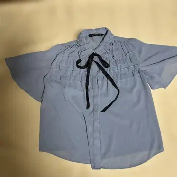 ZARA BASIC 프릴 반팔 블라우스 라이트 블루