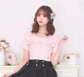 LAFARY 라파리 튤프릴 리브 상의