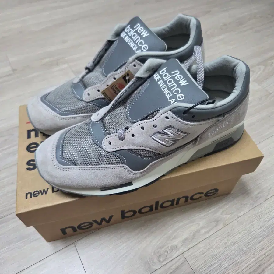 뉴발란스 1500 그레이 (255)
