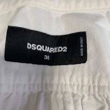 DSQUARED2 화이트 셔츠 사이즈 38