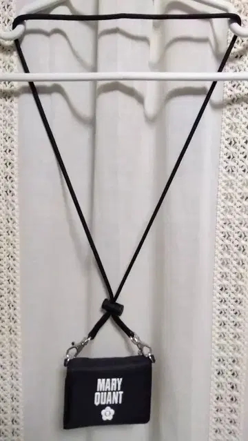 MARY QUANT 넥스트랩 포함 3단 폴더형 지갑 블랙