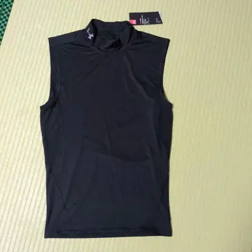 언더아머 슬리브리스 모크넥 셔츠 XL
