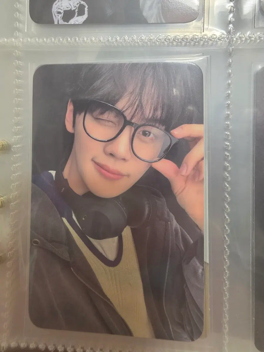 앤더블 김규빈 너드 안경