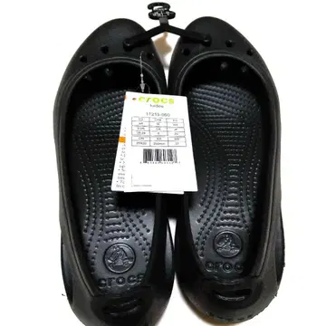 미사용 새상품 Crocs Kadee 플랫슈즈 블랙 24cm
