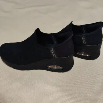 새상품 SKECHERS SLIP-INS 여성용 스니커즈 블랙