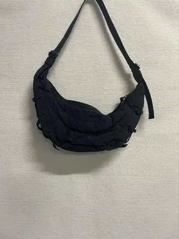 블랙 숄더백 초승달형