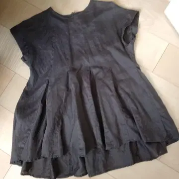 새상품급 design aera 프렌치 슬리브 페플럼 스타일 린넨 100%