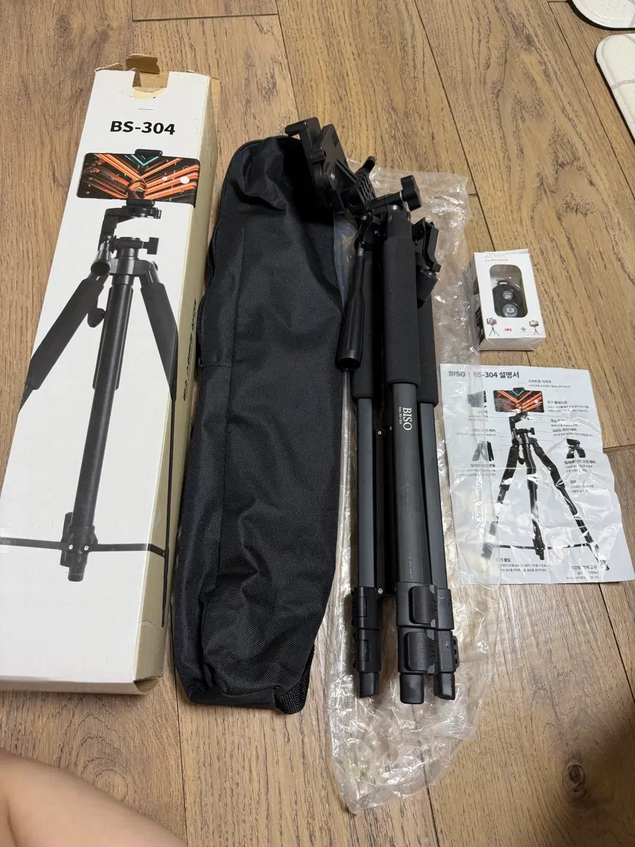 BISO BS-304 삼각대 + 블루투스 리모컨