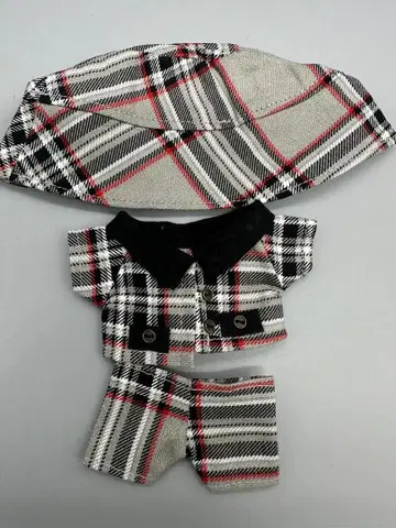 봉제 인형 숏팬츠 모자 자켓