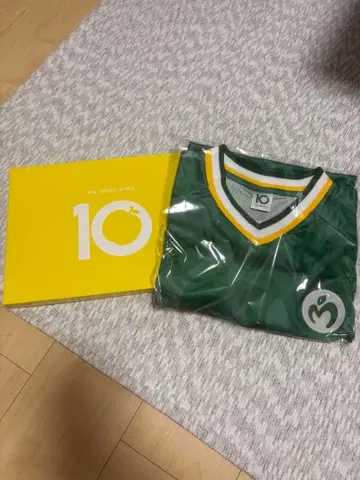 Mrs. GREEN APPLE 10주년 기념 유니폼풍 T셔츠