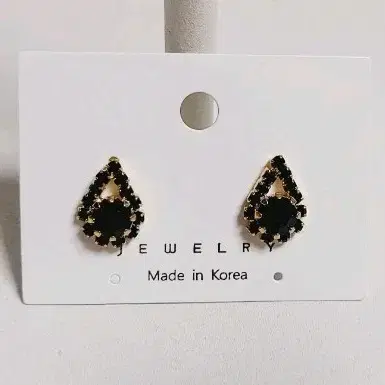 블랙 큐빅 귀걸이