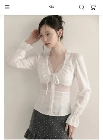 Sia romantic white tops 화이트