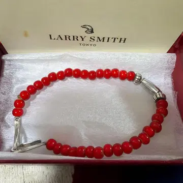 LARRY SMITH 레드 비즈 팔찌