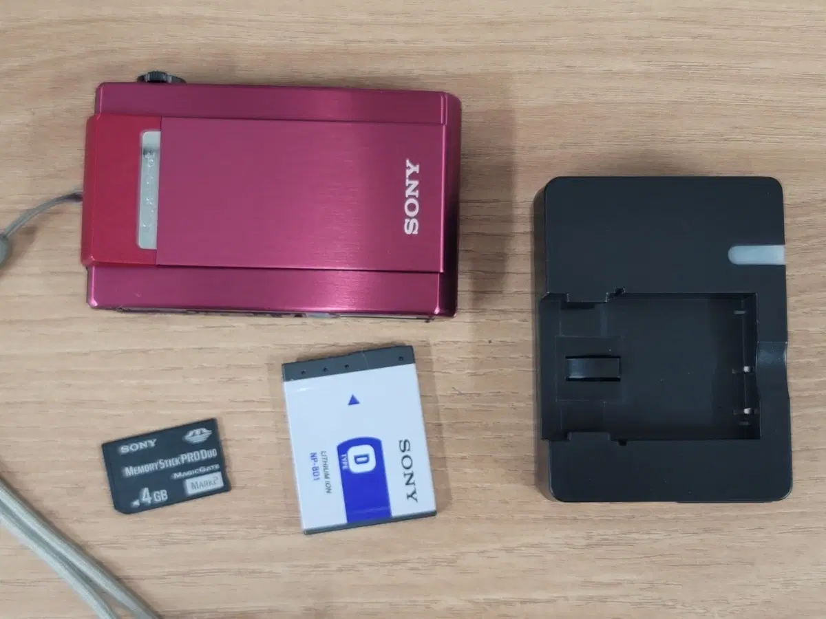 소니 사이버샷 DSC-T100 디카 디지털 카메라 슬림형 T100