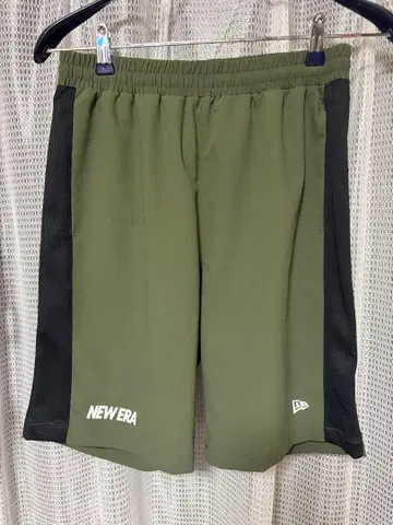 뉴에라 NEW ERA 하프 팬츠 M 사이즈