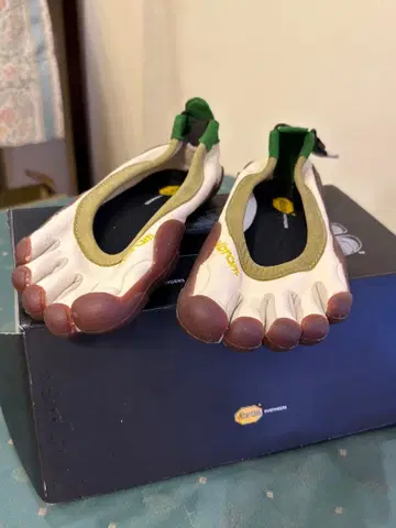 [ 새상품 ] Vibram FiveFingers classic evo woman