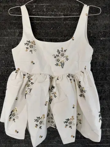 Bibiy. BIANCA GARDEN TOP 화이트