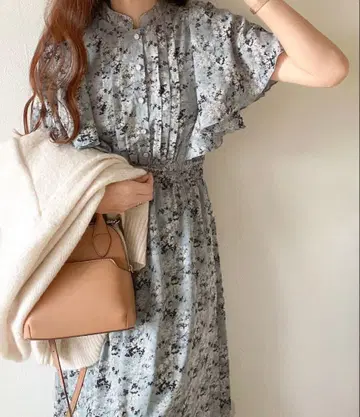 택 포함 새상품 꽃무늬 플레어 원피스