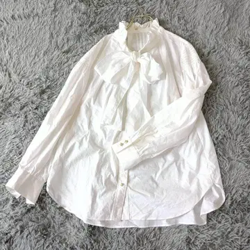 저스길리티 프릴 스탠다드 칼라 보타이 블라우스 핀턱 긴팔 2 화이트