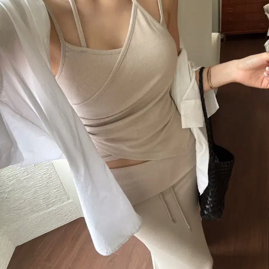 빌리언 홀터캡나시 블랙