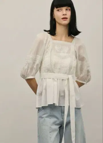 레이스 콤비 핀턱 블라우스 그레이스 콘티넨탈