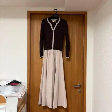 JUSGLITTY 니트 도킹 원피스 브라운 베이지 2