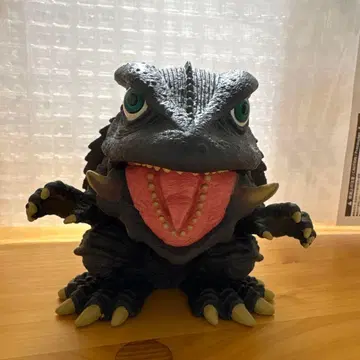 고질라 피규어